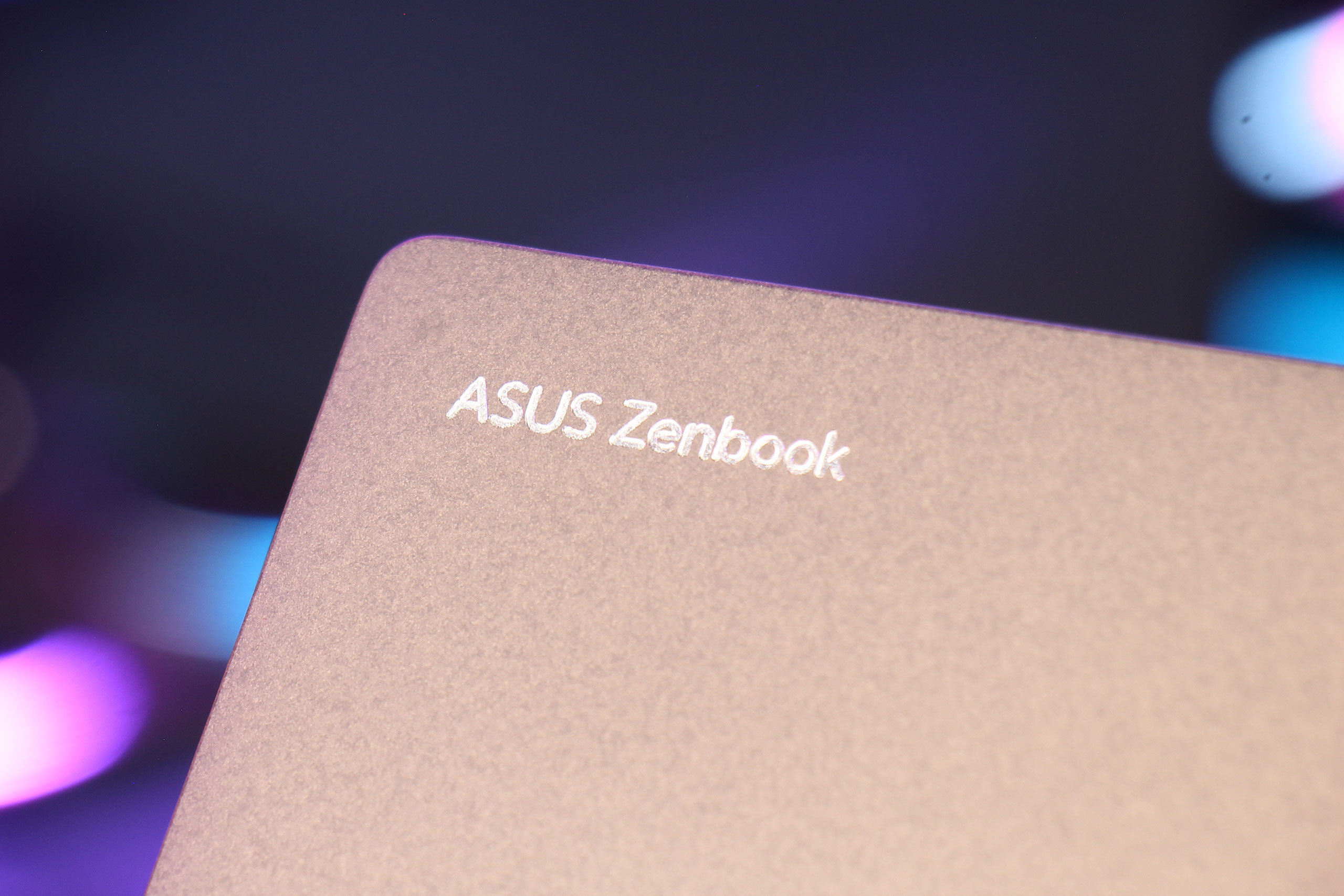 Огляд та тестування 14″ ноутбука ASUS Zenbook S 14 (2024) UX5406 на базі процесора Intel Core Ultra 7 258V та графіки Arc 140V