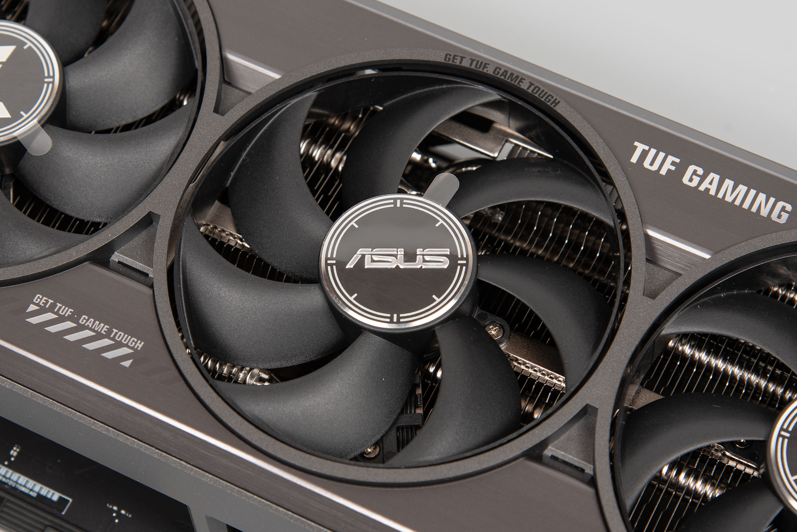 Обзор и тестирование видеокарты ASUS TUF Gaming GeForce RTX 5080 16GB OC Edition. Эволюционное развитие