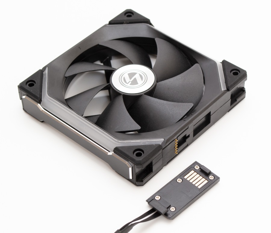 Lian Li UNI Fan SL120 (UF-SL120-3B)