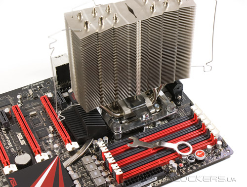 Установка Thermalright Silver Arrow и Archon