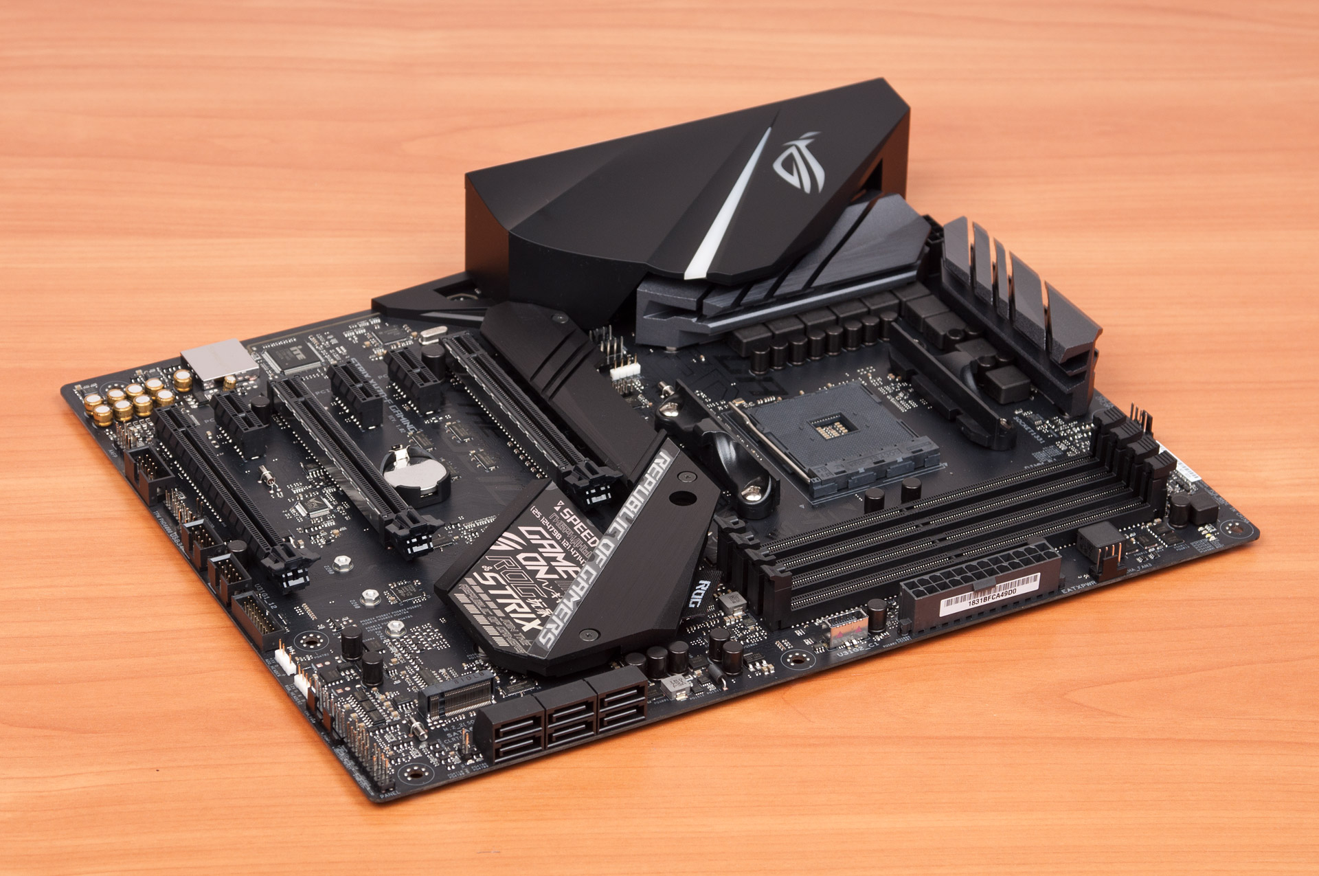 Что означают буквы в материнских платах asus rog strix