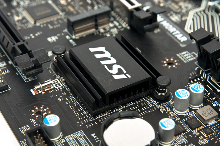 Msi b760m. Джампер 2 материнская плата. Джампер перемычка на материнской плате MSI. Материнская плата MSI Z 490-A Pro разъемы сата. Джампер биос на материнской плате MSI.