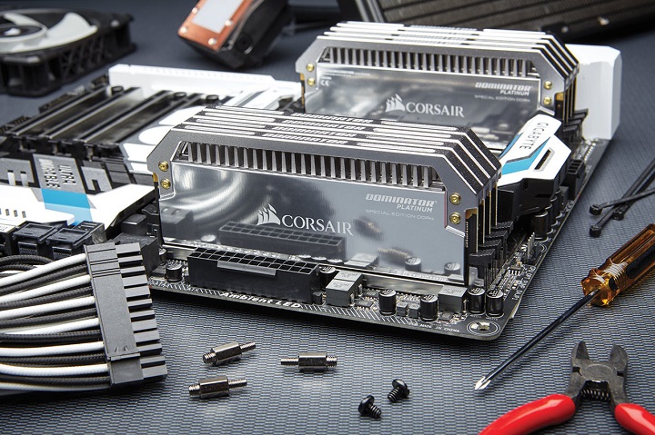 Corsair выпустила комплекты памяти Dominator Platinum Special Edition стандарта DDR4-3200