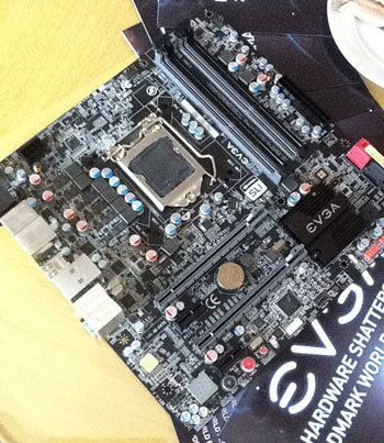 Материнская плата EVGA P67 SLI Micro