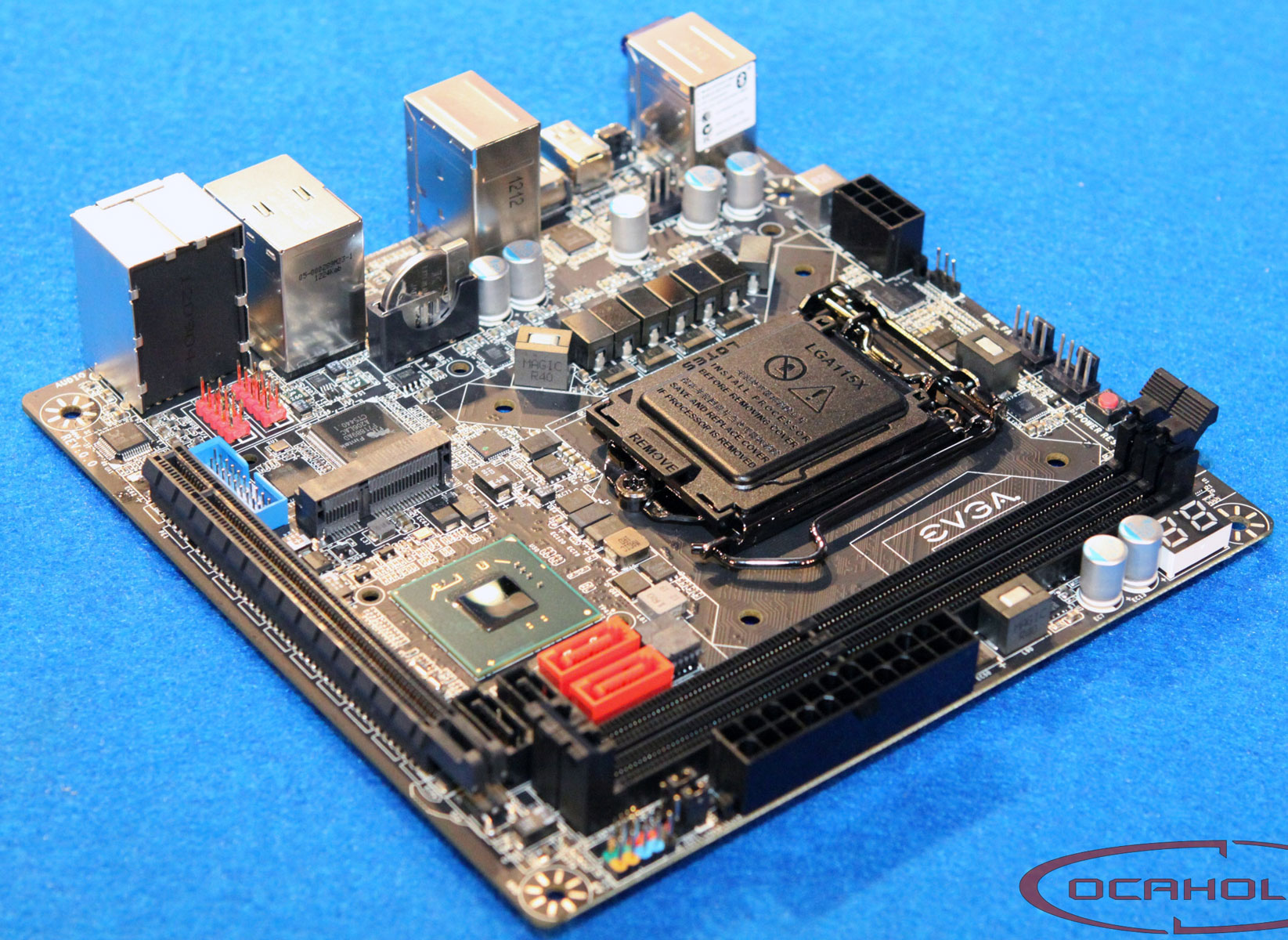 Mini itx motherboard. Материнка EVGA. 4090 Мини материнка. Mini ITX 6 SATA.