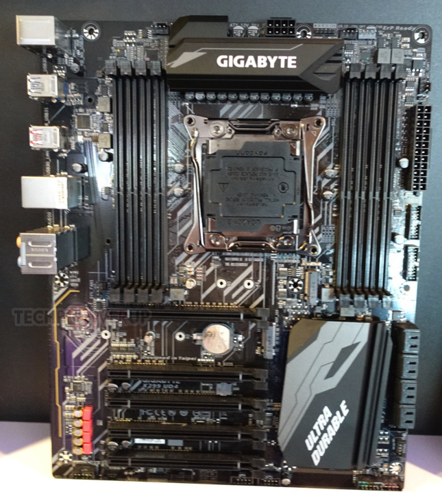 Gigabyte X299-UD4