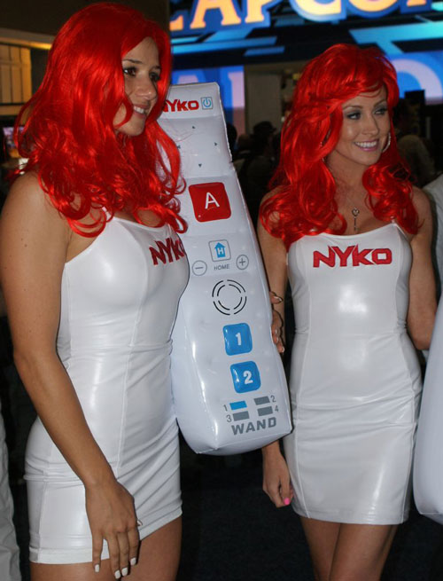 booth babes девушки на E3 Expo 2009