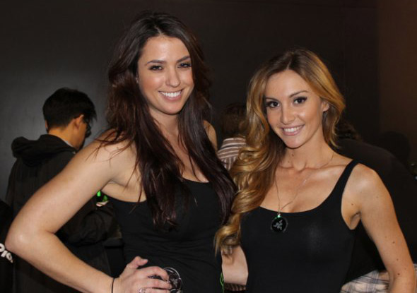 Девушки (booth babes) на выставке CES 2013