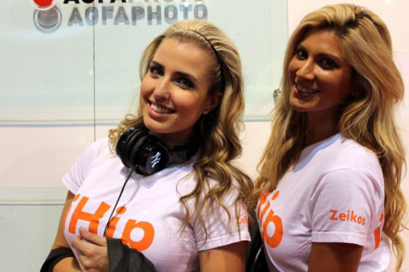 Девушки (booth babes) на выставке CES 2013