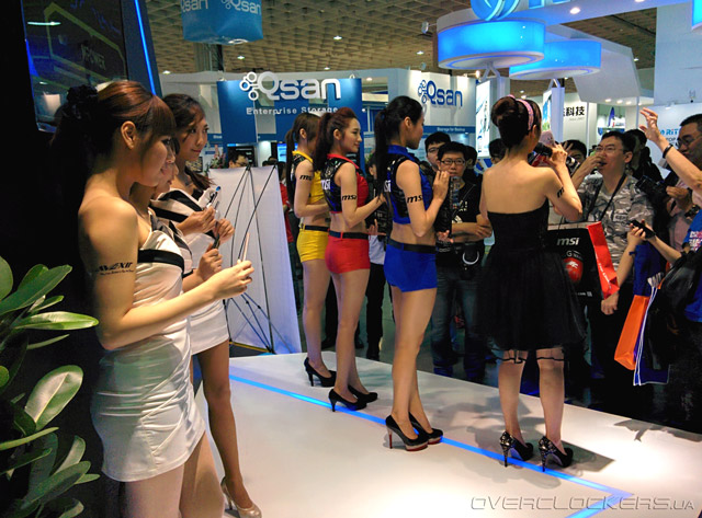 Красивые девушки Computex 2014