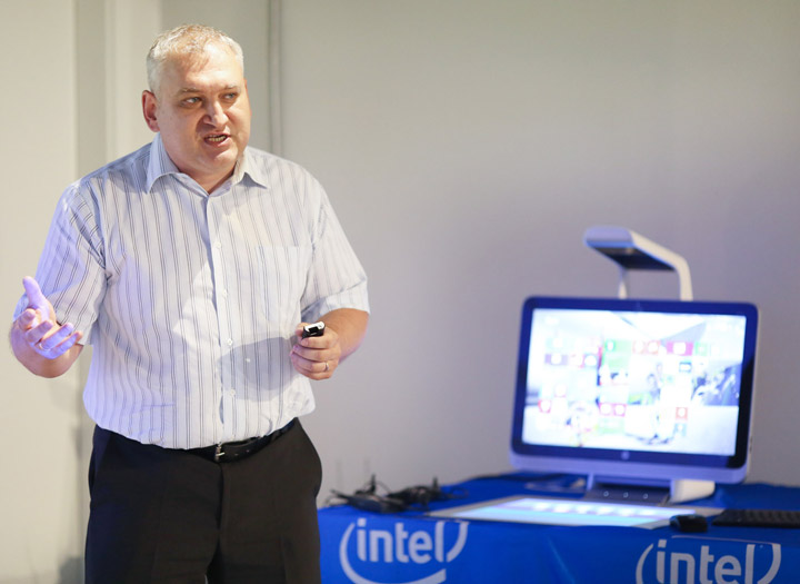 Intel, Киев, закон Мура