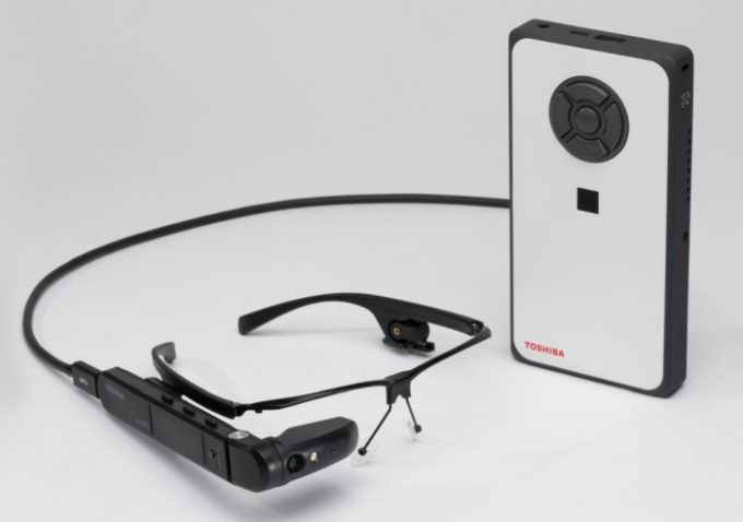 Смарт-очки Toshiba dynaEdge AR Smart Glasses