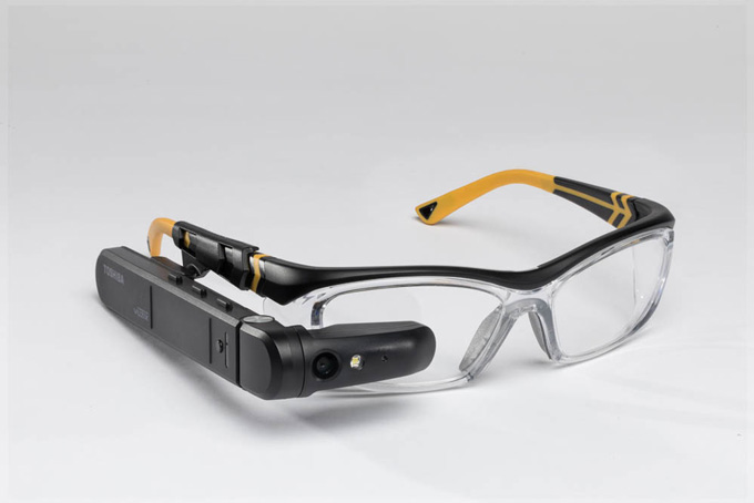 Смарт-очки Toshiba dynaEdge AR Smart Glasses