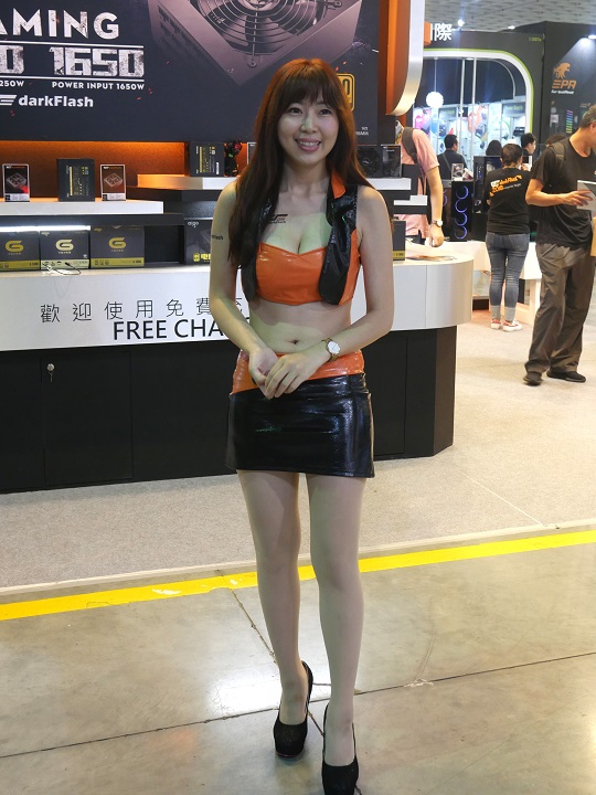 Красивые девушки Computex 2018