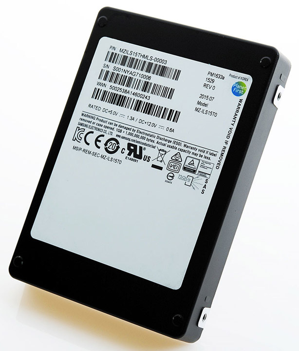 SSD Samsung PM1633a объемом 15,36 ТБ