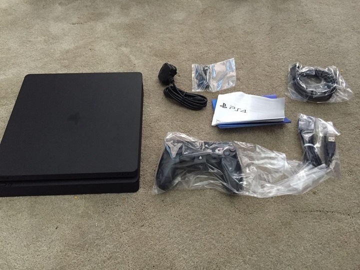 PlayStation 4 Slim