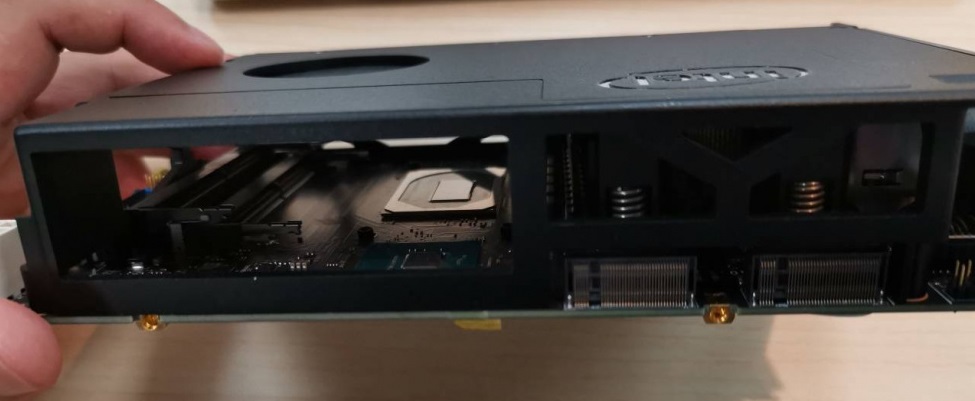 Intel NUC Quartz Canyon