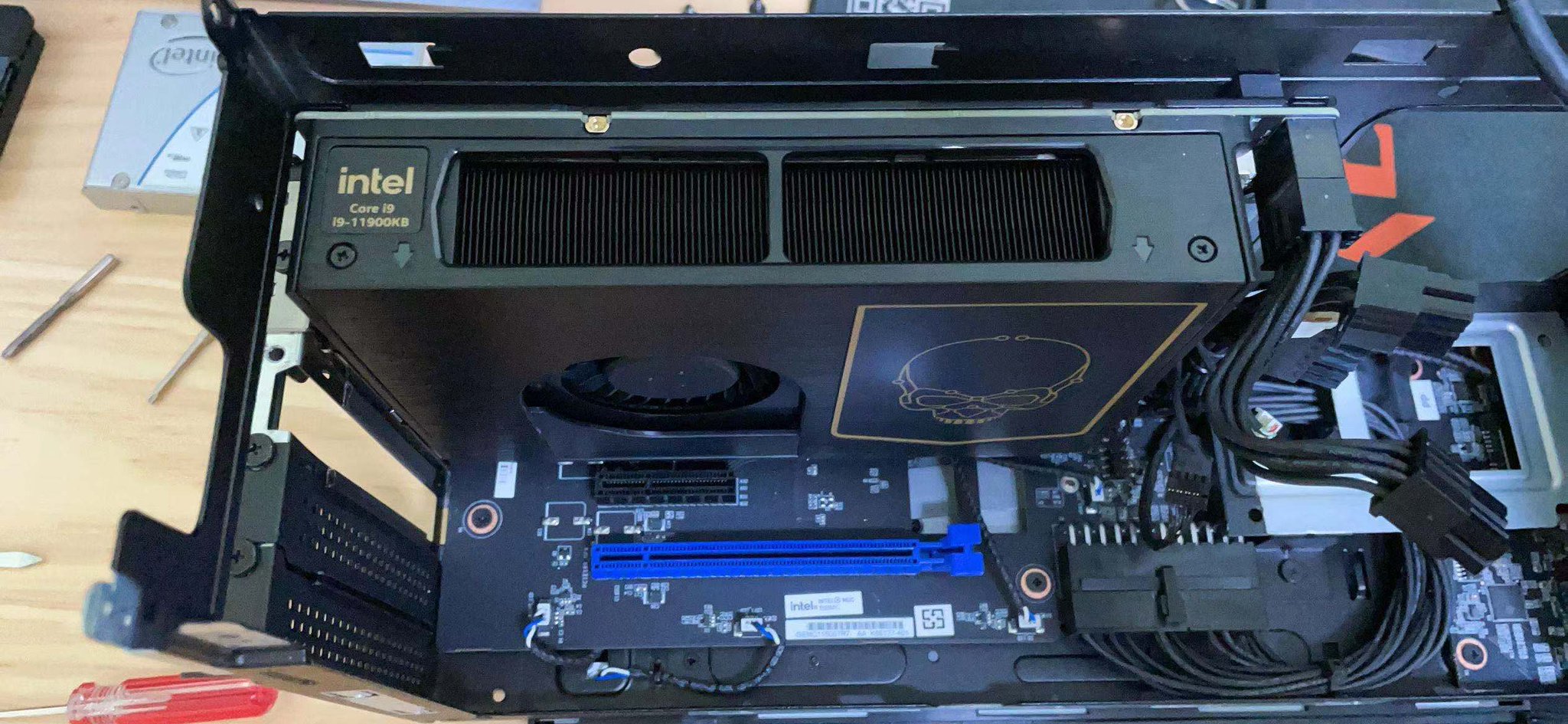 Intel NUC 11 Extreme