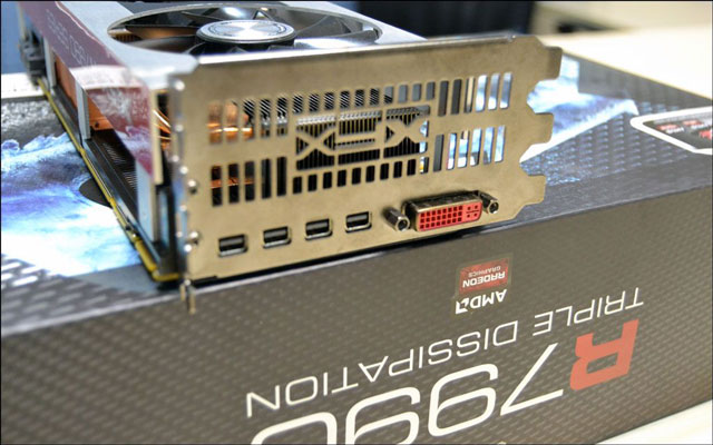 Видеокарта XFX R7990 Tripple Dissipation