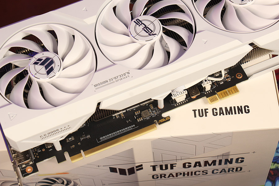 ASUS TUF-RTX4070TIS-O16G-BTF-WHITE