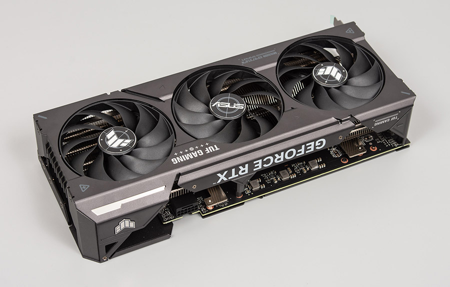 4070 super 12g gaming x slim